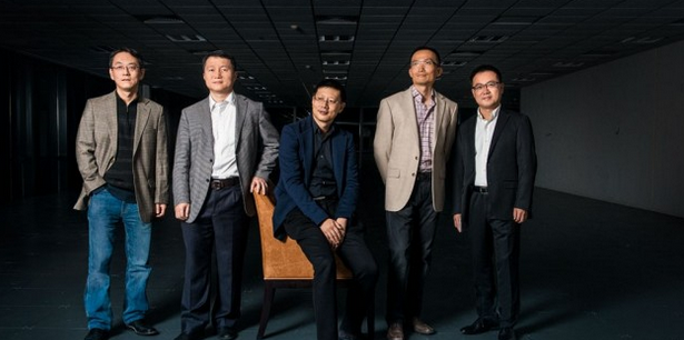 红杉资本中国基金创始及执行合伙人沈南鹏(中),左右分别为董事总经理孙谦、合伙人周逵和计越、董事总经理刘星
